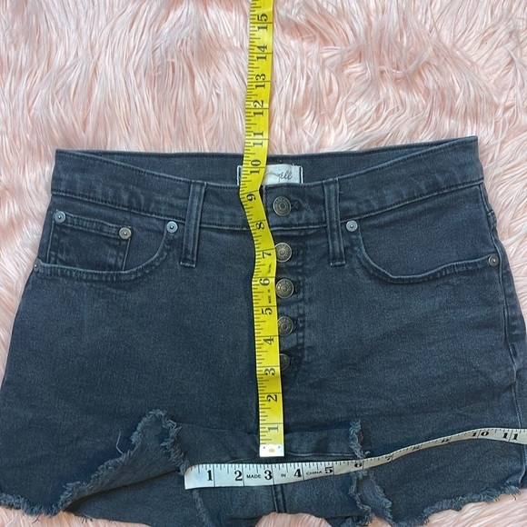 Madewell Black High Rise Mom Jean Button Up Jean Shorts Size 26 Woman’s - Picture 6 of 6
